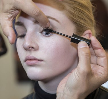 Monique Lhuillier Runway gelin gösteri  