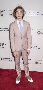  Aktör Charlie Plummer 