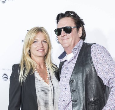 Aktörler Deanna Madsen ve Michael Madsen