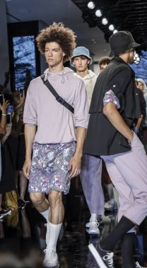 Pist modelleri yürümek