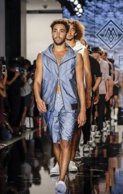 Pist modelleri yürümek