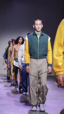 Pist modelleri yürümek