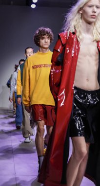 Pist modelleri yürümek