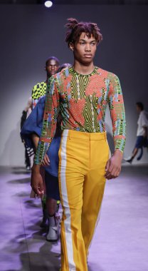 Pist modelleri yürümek