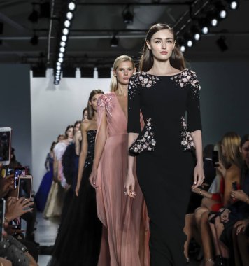 Pist modelleri yürümek