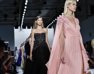 Pist modelleri yürümek