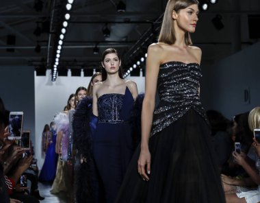 Pist modelleri yürümek