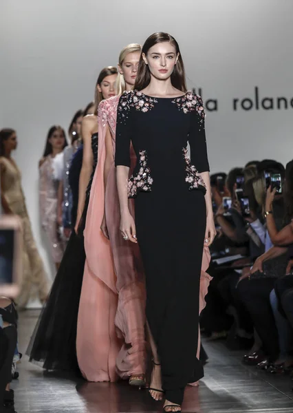 Pist modelleri yürümek