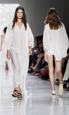 Pist modelleri yürümek 