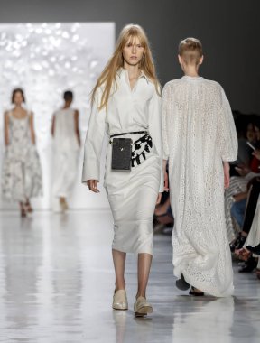 Pist modelleri yürümek 