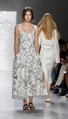 Pist modelleri yürümek 