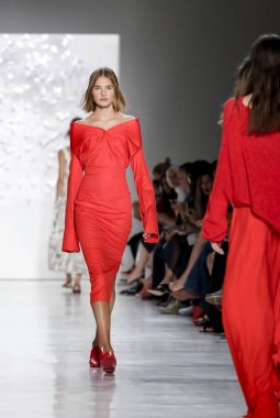 Pist modelleri yürümek 