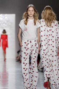 Pist modelleri yürümek 