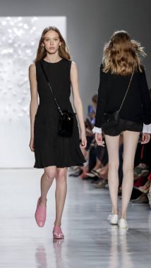 Pist modelleri yürümek 