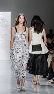 Pist modelleri yürümek 