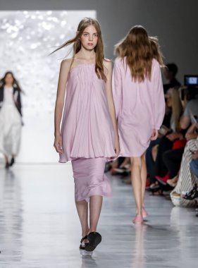 Pist modelleri yürümek 