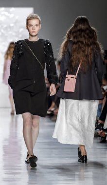 Pist modelleri yürümek 