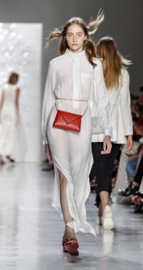 Pist modelleri yürümek 