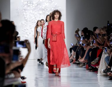 Pist modelleri yürümek 