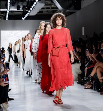 Pist modelleri yürümek 