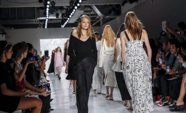 Pist modelleri yürümek 