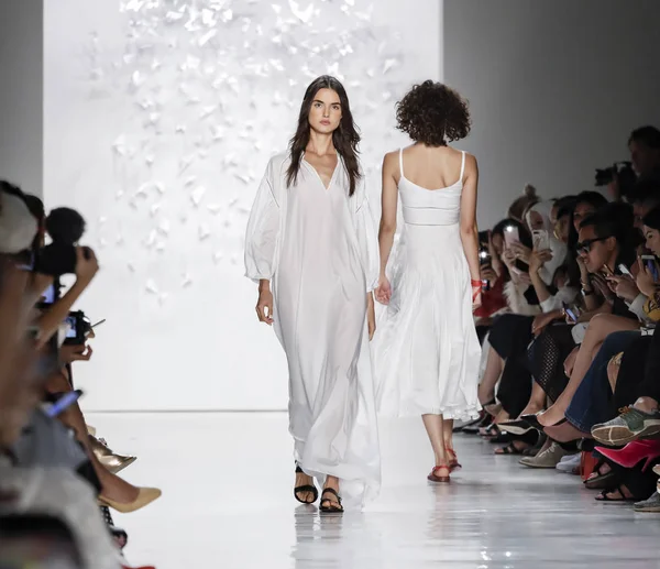 Pist modelleri yürümek 