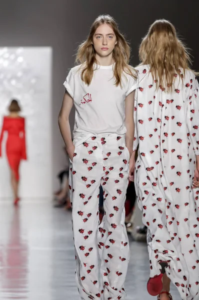 Pist modelleri yürümek 