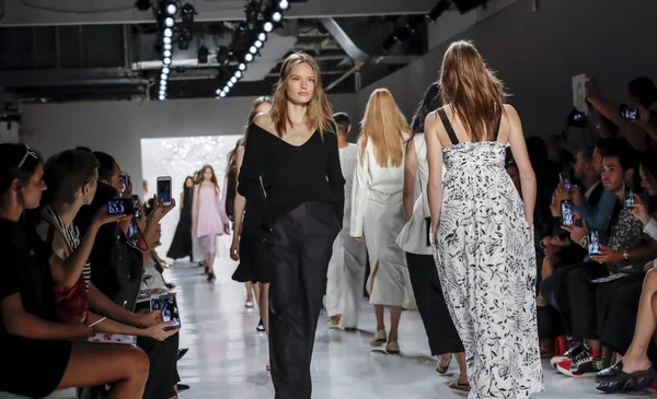 Pist modelleri yürümek 