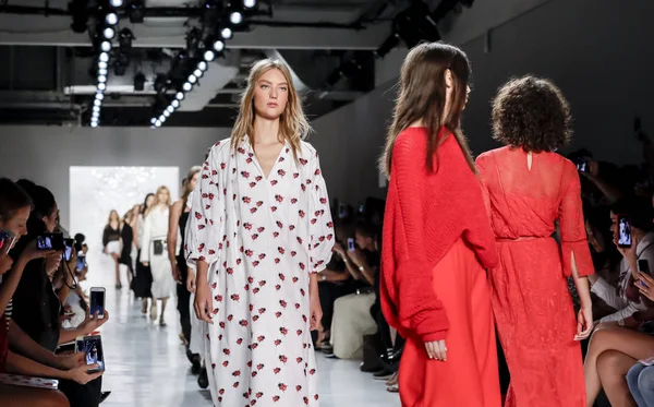 Pist modelleri yürümek 