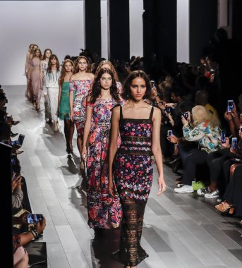 Pist modelleri yürümek 