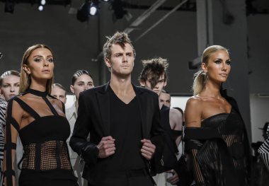 Pist modelleri yürümek