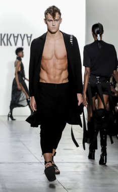 Pist modelleri yürümek