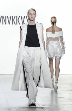 Pist modelleri yürümek