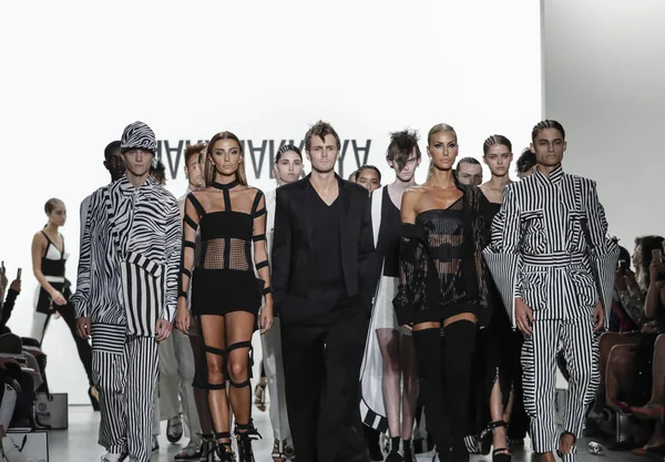 Pist modelleri yürümek