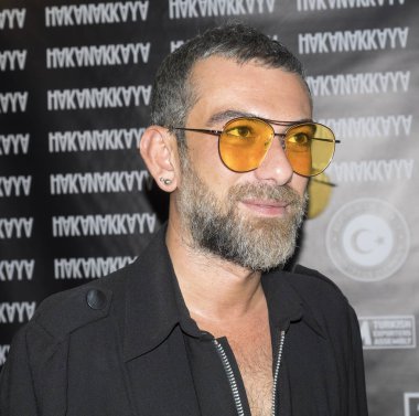 Tasarımcısı Hakan Akkaya sahne arkası