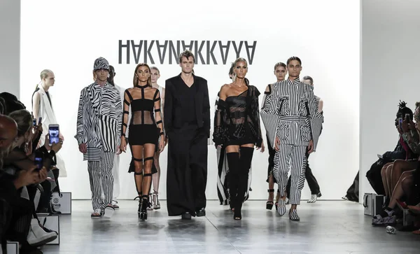 Pist modelleri yürümek