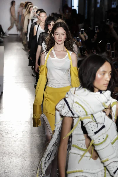  Pist modelleri yürümek