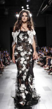 Pist modelleri yürümek