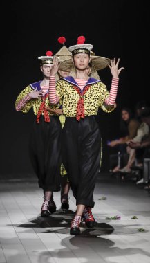  Pist modelleri yürümek