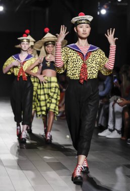  Pist modelleri yürümek