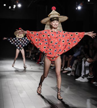  Pist modelleri yürümek