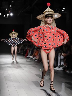  Pist modelleri yürümek