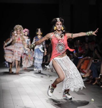  Pist modelleri yürümek