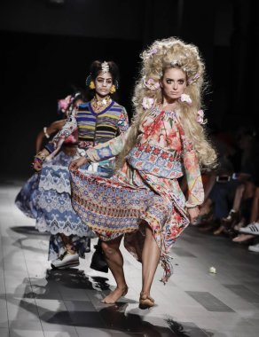  Pist modelleri yürümek