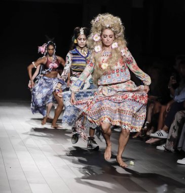  Pist modelleri yürümek