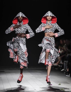  Pist modelleri yürümek