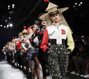  Pist modelleri yürümek