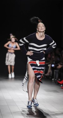  Pist modelleri yürümek