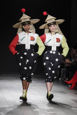  Pist modelleri yürümek