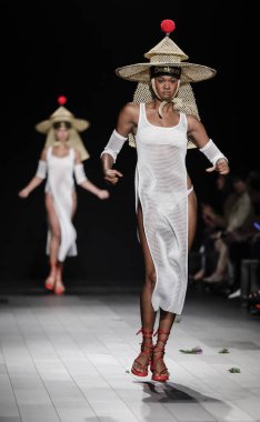  Pist modelleri yürümek